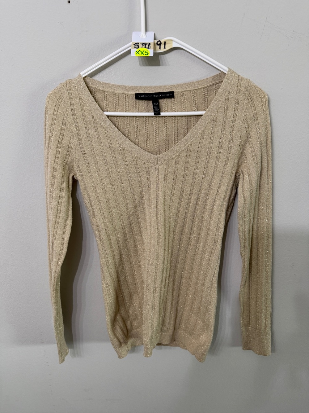 Women’s White House Black Market Gold Metallic Ribbed V-Neck Sweater Size XXS